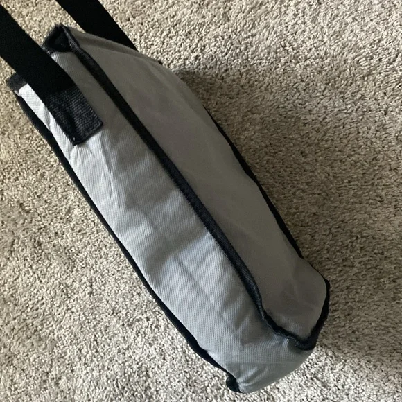 Insulated divided Wine Bag - Tequila Patrón Dufry San Juan, Puerto Rico 🇵🇷 - Picture 4 of 15